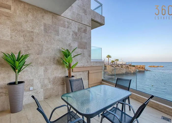 2br Seafront Elegance With Balcony & Sea Views By 360 Estates Διαμέρισμα *