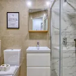公寓 2br Seafront Elegance With Balcony & Sea Views By 360 Estates *