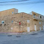 公寓 2br Seafront Elegance With Balcony & Sea Views By 360 Estates *