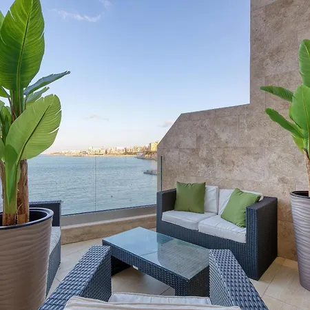 Appartement 2br Seafront Elegance With Balcony & Sea Views By 360 Estates