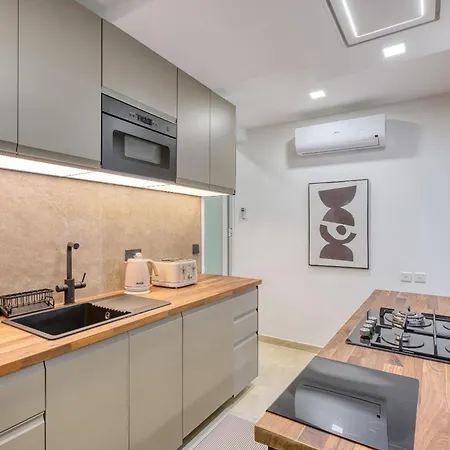 2br Seafront Elegance With Balcony & Sea Views By 360 Estates San Pawl il-Baħar