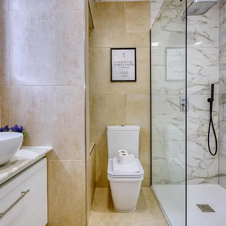 2br Seafront Elegance With Balcony & Sea Views By 360 Estates Σεντ Πόλς Μπέι