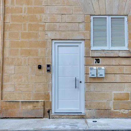 2br Seafront Elegance With Balcony & Sea Views By 360 Estates Appartement St. Paul's Bay