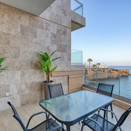 2br Seafront Elegance With Balcony & Sea Views By 360 Estates Appartement *