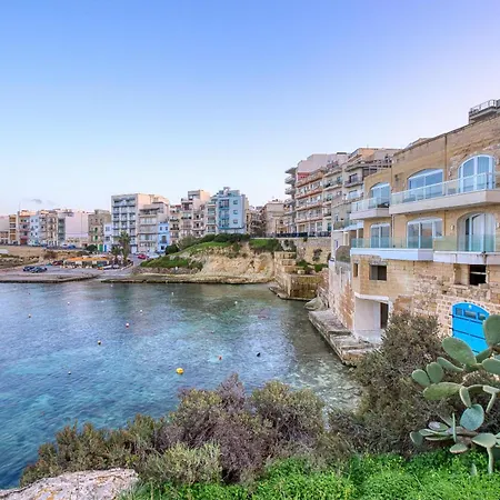 Appartement 2br Seafront Elegance With Balcony & Sea Views By 360 Estates