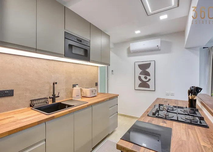 2br Seafront Elegance With Balcony & Sea Views By 360 Estates San Pawl il-Baħar